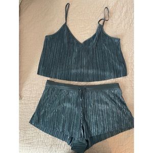 Victoria Secret sleep set